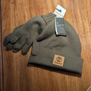Timberland Army Green Knit Beanie with Matching Touchscreen Gloves